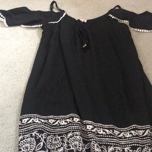 Bohemian summer dress with cutout shoulders